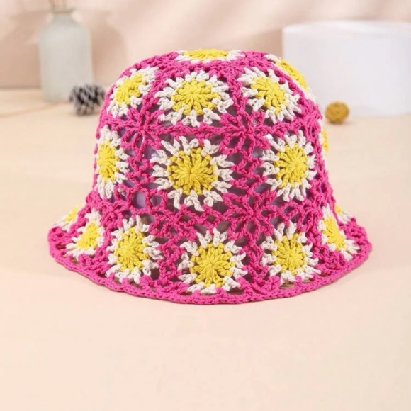 Cute crochet pink Bob - Picture 2 of 2